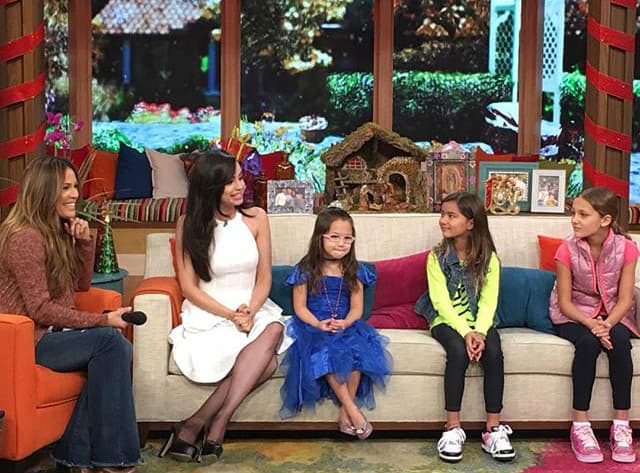 ¡Talento latino! Sofía Carson, la estrella de Disney, estuvo en casita. (11 de diciembre, 2015).