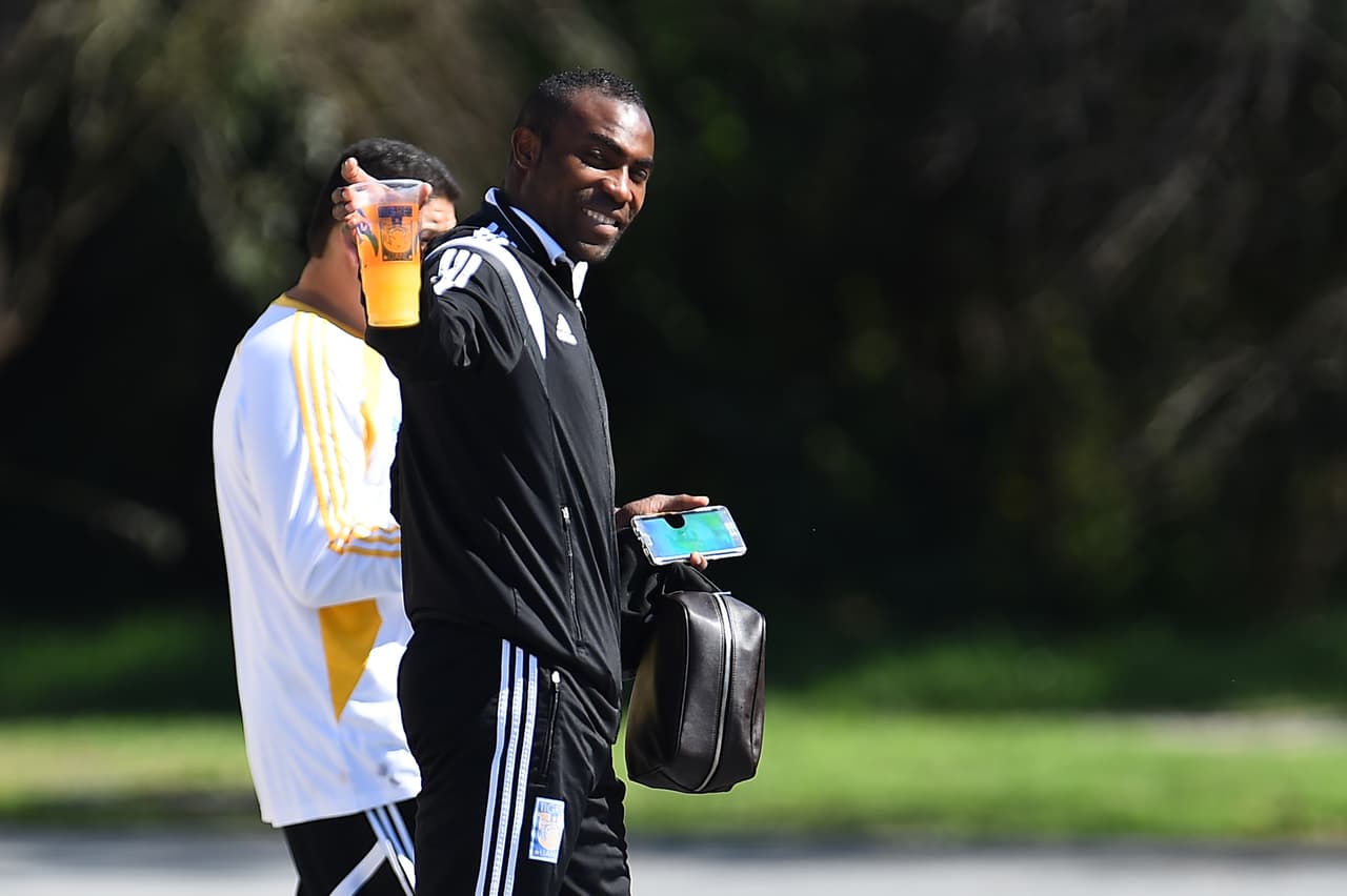 Su nombramiento como mejor jugador de la Copa Libertadores no fue suficiente para que Tigres decidiera retener a Joffre Guerrón y el ecuatoriano emigró a Cruz Azul. Opacado a últimas fechas en el equipo universitario el delantero tiene sed de revancha y podría conseguirla en la necesidad de La Máquina de colocarse de nuevo en lo más alto. La lista podría crecer de confirmarse la llegada de los españoles Víctor Vázquez y Víctor Valdés.