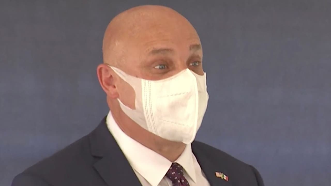 Sin embargo, que mas personas se contagien en los próximos días podría no ser tan malo, asegura el médico.