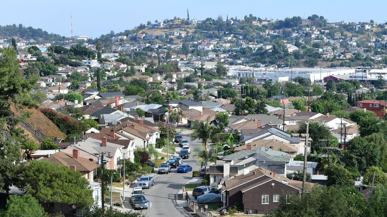 ¿Necesitas ayuda para pagar la renta o los servicios públicos? Aún hay fondos disponibles en California