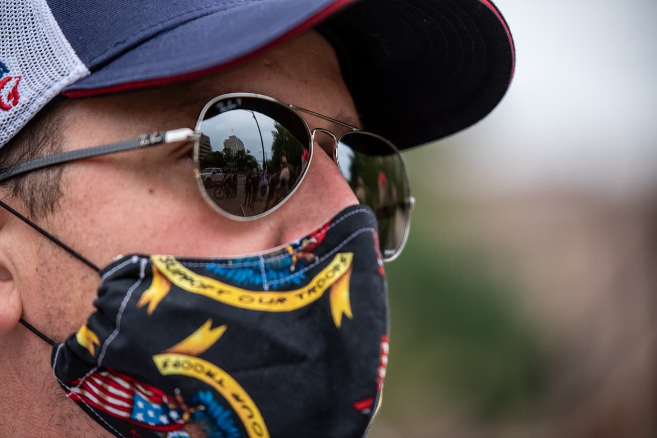 Texas pide fondos federales para las pruebas de covid-19 a pacientes sin seguro médico