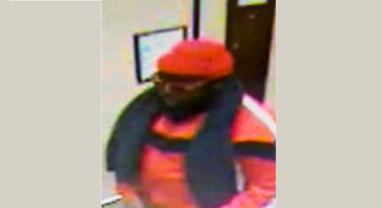 Buscan identificar a sujeto acusado de mostrar partes íntimas a hombre