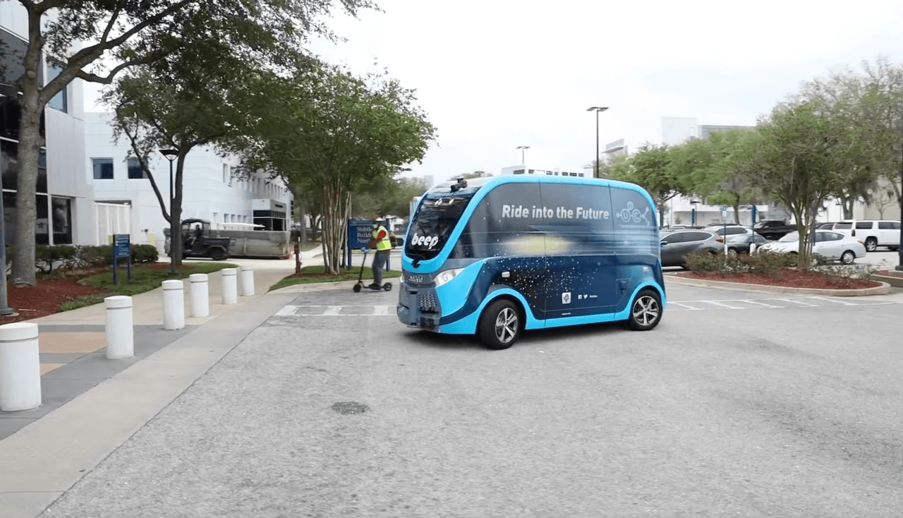 Además, la información obtenida a través de esta iniciativa será útil para el continuo mejoramiento de los sistemas de estos carros autónomos.