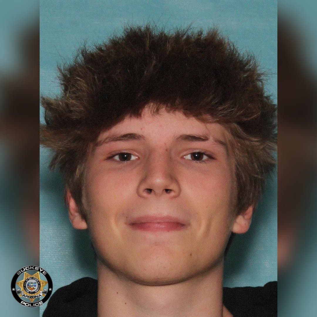<b>Konner Galinis, 17 años.</b>
<br>
<br>Fue visto por última vez en su casa, cerca de Rainbow RD/Durango St. Konner. Se agradecerá toda información al 623-349-6411