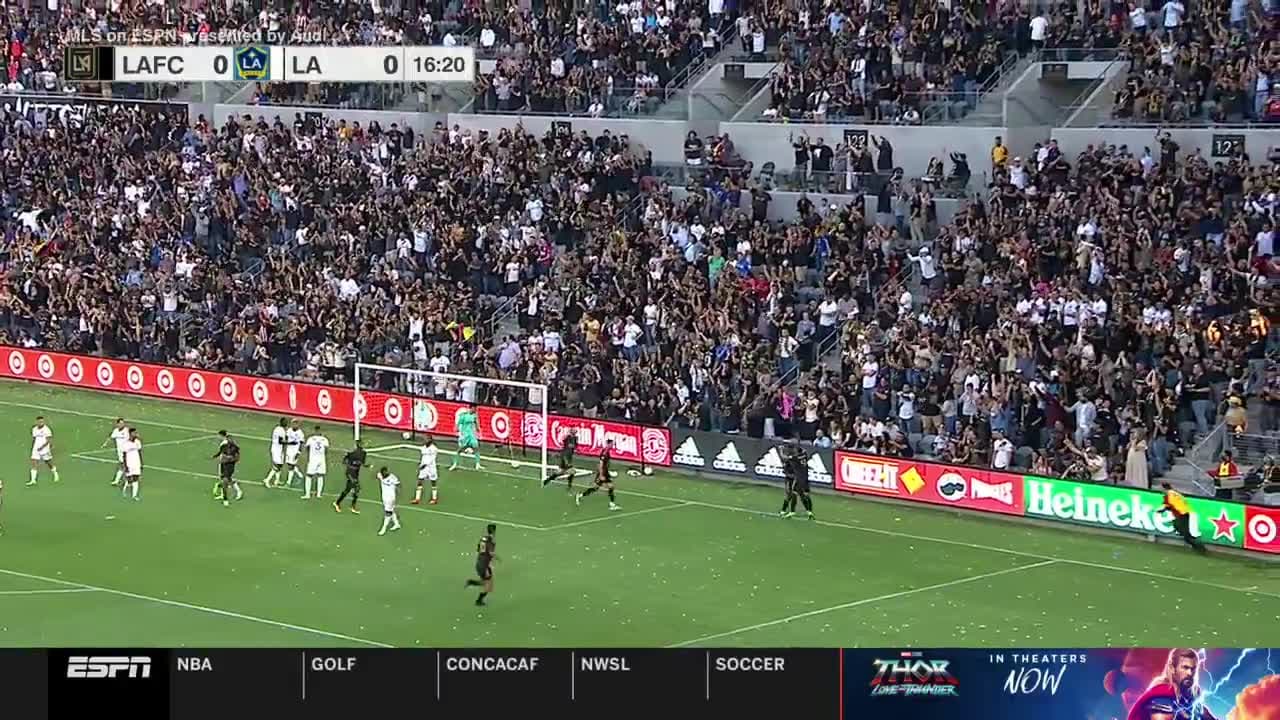 Ecuatoriano José Cifuentes prende la fiesta con el primero del LAFC