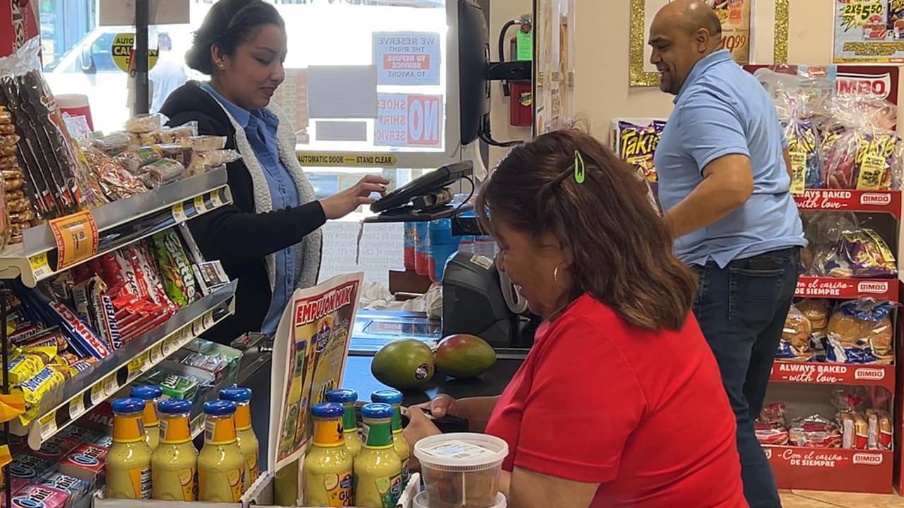 Celia Cole, CEO de la organización 
<b>Feeding Texas,</b> aseguró que más de 3.6 millones de personas se verán afectadas en el estado.