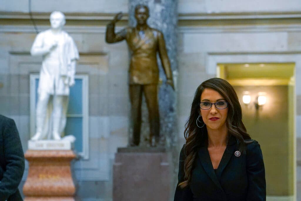 <h3 class="cms-H3-H3">Lauren Boebert (Colorado)</h3>
<br>
<br>Boebert, famosa por sus exabruptos y declaraciones estridentes, dijo a Fox News que "hemos estado en negociaciones con Kevin McCarthy desde el verano. Desafortunadamente, en el verano cuando comenzaron esas negociaciones, no nos tomaron en serio porque nuestros votos no parecían importar tanto como ahora en esta pequeña mayoría".