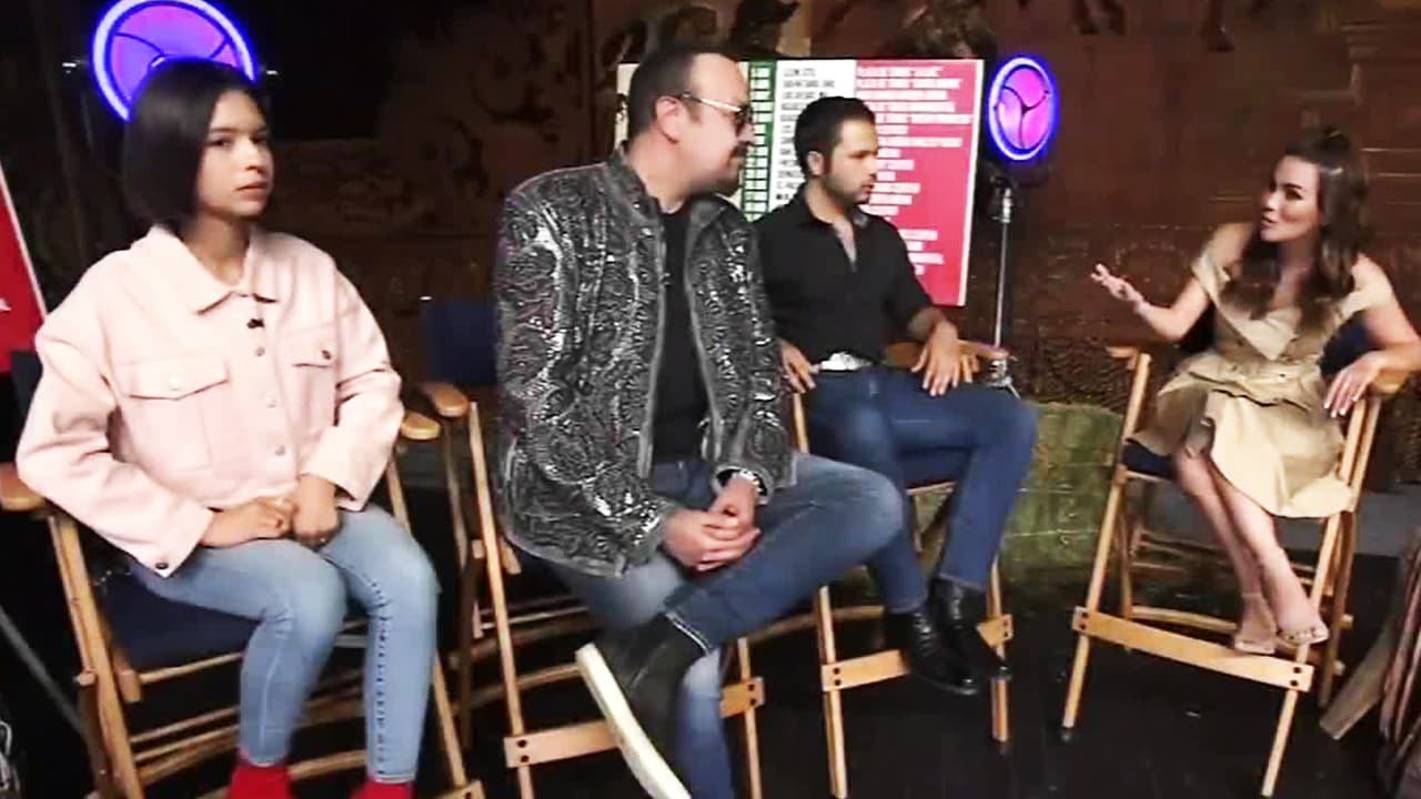 "Me encanta cambiarme de ropa, son diferentes facetas en el show que me gusta hacer", dijo, "
<b><a href="https://www.univision.com/shows/despierta-america/pepe-aguilar-es-un-papa-reganon-angela-aguilar-comparte-las-lecciones-que-les-da-previo-a-premios-juventud-video" target="_blank">mis papás siempre me están arreando</a></b>: 'No te puedes cambiar ocho veces en el show, debes cambiarte menos, te vas a cansar'". 
<br>