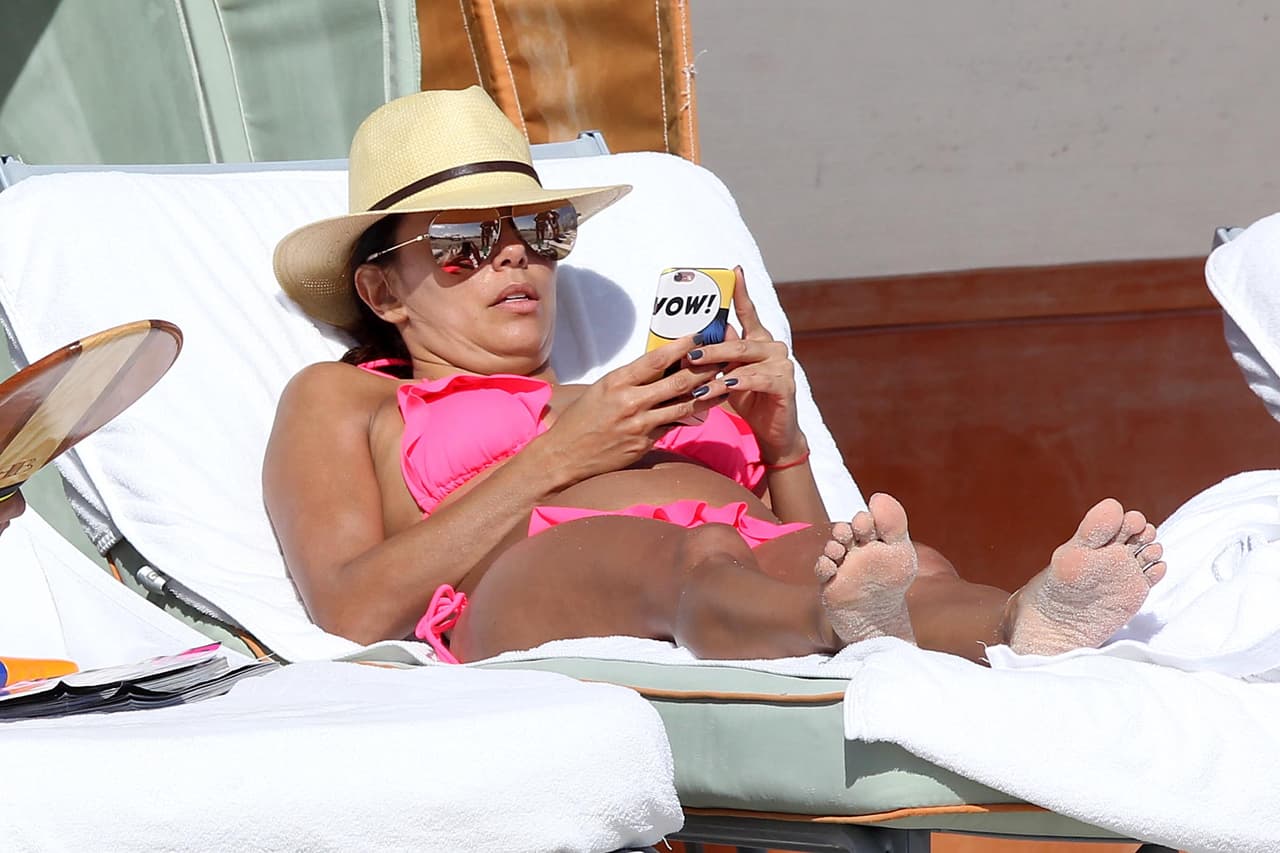 Mandó varios mensajitos, ¿a quién?