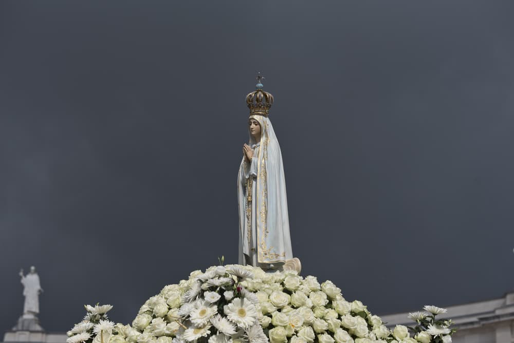 Fue en la tercera visita de la Virgen de Fátima, en julio de 1917, cuando les fue confiado a los niños el "secreto de Fátima", que no podían revelar. Tanto así, que los pequeños fueron secuestrados por las autoridades para ser obligados a revelar el contenido del mensaje.