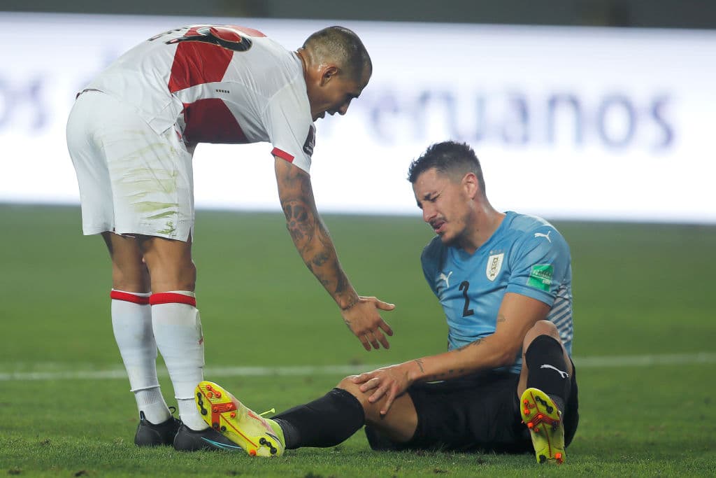 Renato Tapia y Giorgian De Arrascaeta fueron los encargados de baatir las redes en el empate 1-1 de Perú y Uruguay.