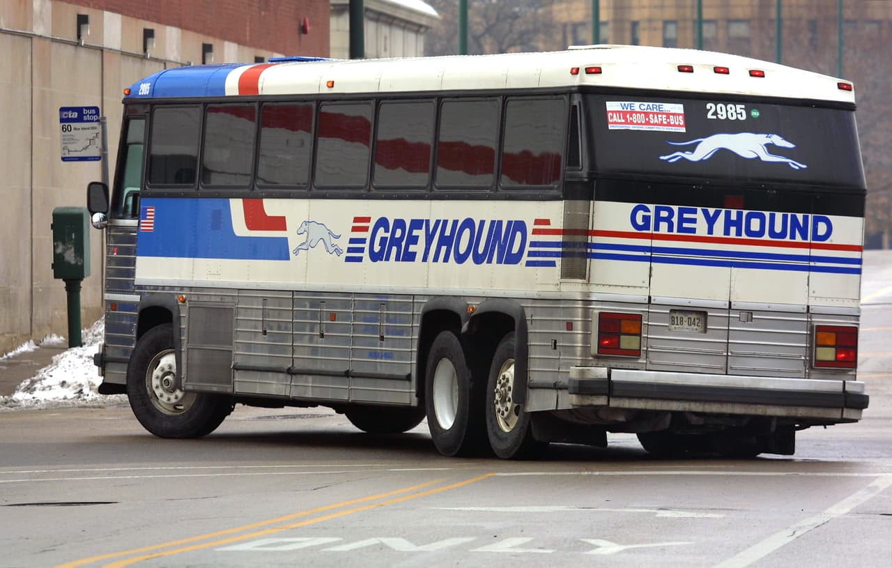 Posible cierre de estación de Greyhound en Chicago impactaría a viajeros de bajos recursos