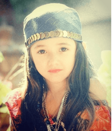 Nació el 14 de octubre de 1985 en Guadalajara, Jalisco, México.