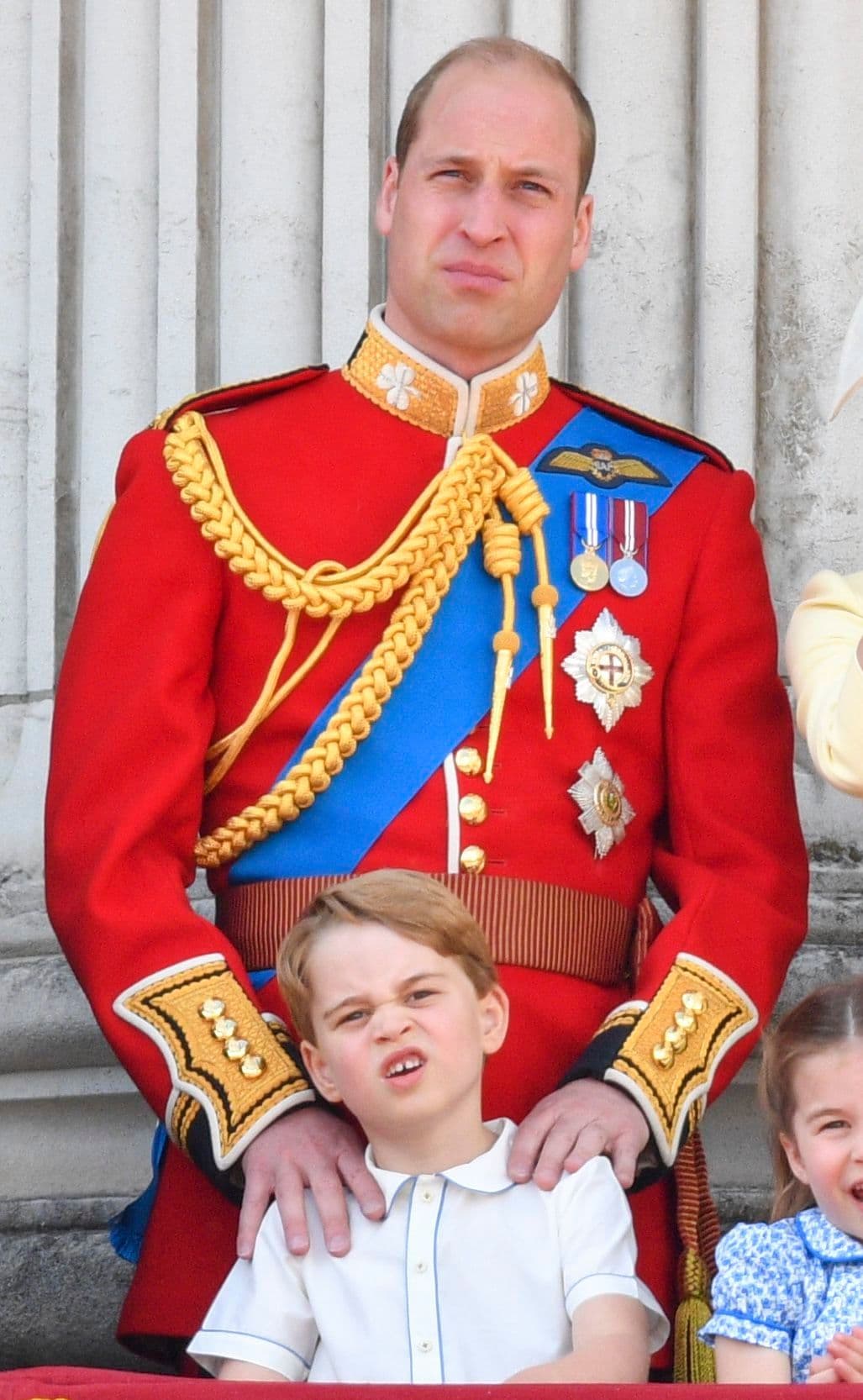 Tanto George como Charlotte tienen lecciones de tenis en el Hurlingham Club de Londres. Es tal la afición del pequeño de 7 años por este deporte que incluso ha jugado con su tenista favorito, Roger Federer.