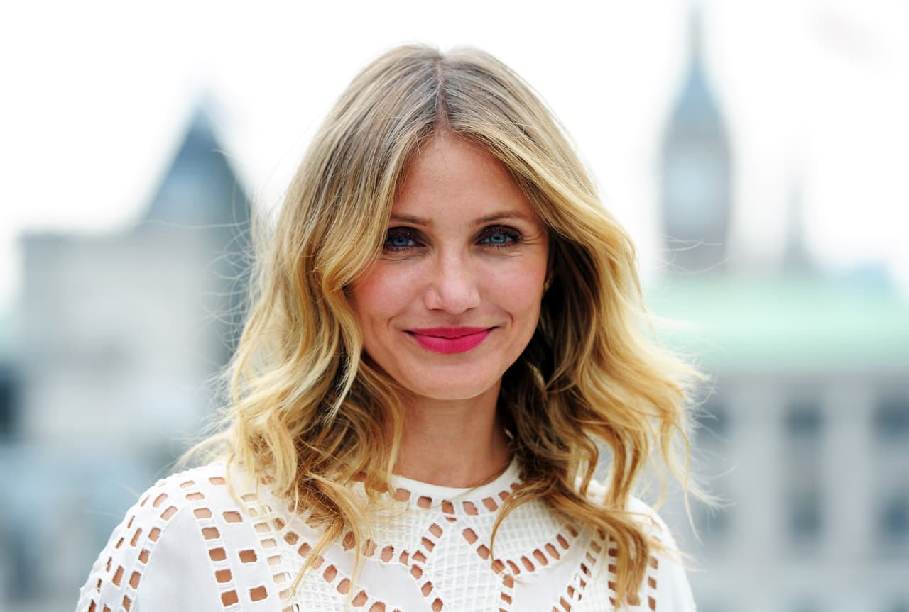 Cameron Diaz es una actriz de 46 años nacida en San Diego, California que se dio a conocer en la década de los 90 por cintas como 
<b>'The Mask'</b> y 
<b>'Something About Mary'</b>, pero ese lado dulce, no es el único que ha destacado.
