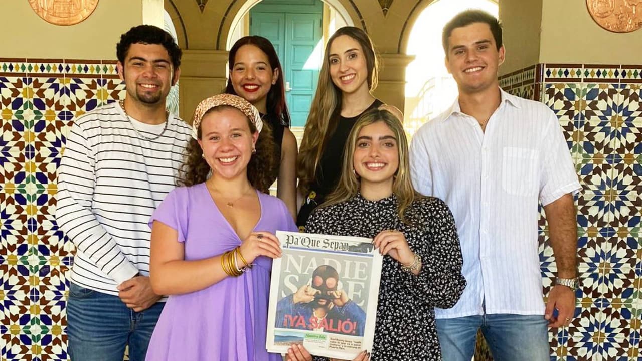 Los estudiantes Adrián Rodríguez Alicea, César Candelario Febles, Marina Reyes Huertas, Laura Vázquez David, Alondra Díaz Santiago y Nayelie Harrison Fernández.