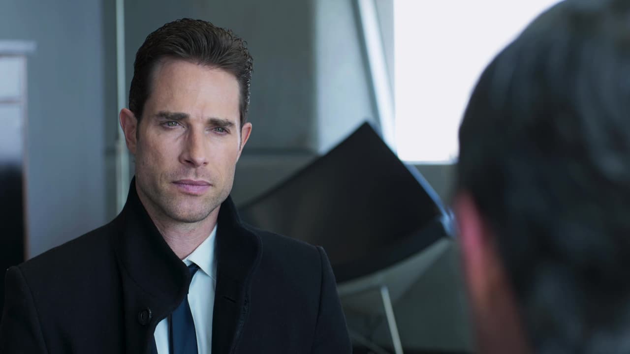 Al hacerse cargo de El Salado, Miguel ofrece a sus socios ganar más, distribuir más, sin necesidad de vender el producto (drogas) en las calles, el cual es el deseo de Epigmenio Moncada (Roberto Mateos), su principal al vencer pues es él quien quiere tener el control de la organización.