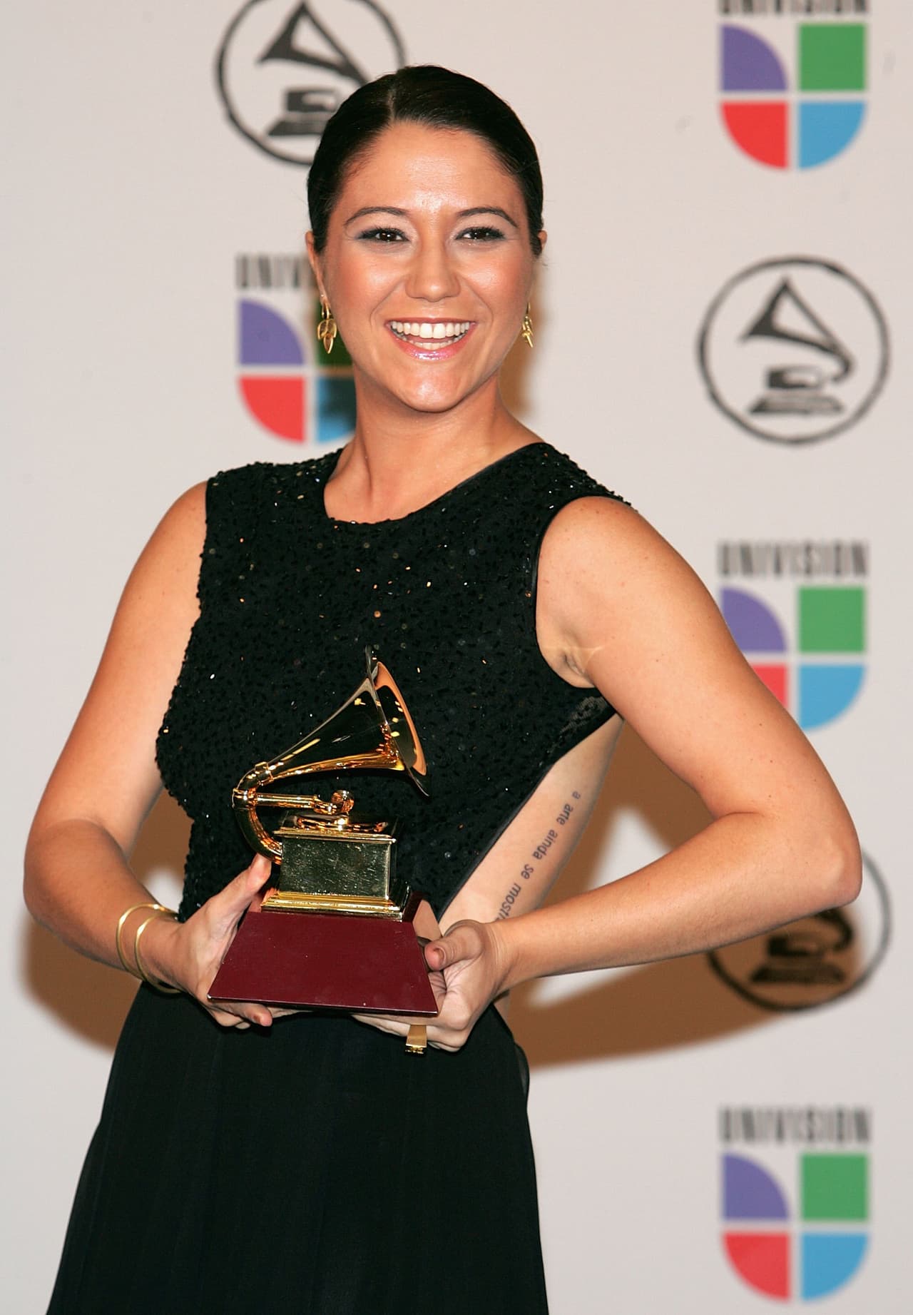 La cantante brasileña se encontraba en la promoción de su disco homónimo que había lanzado en 2003.