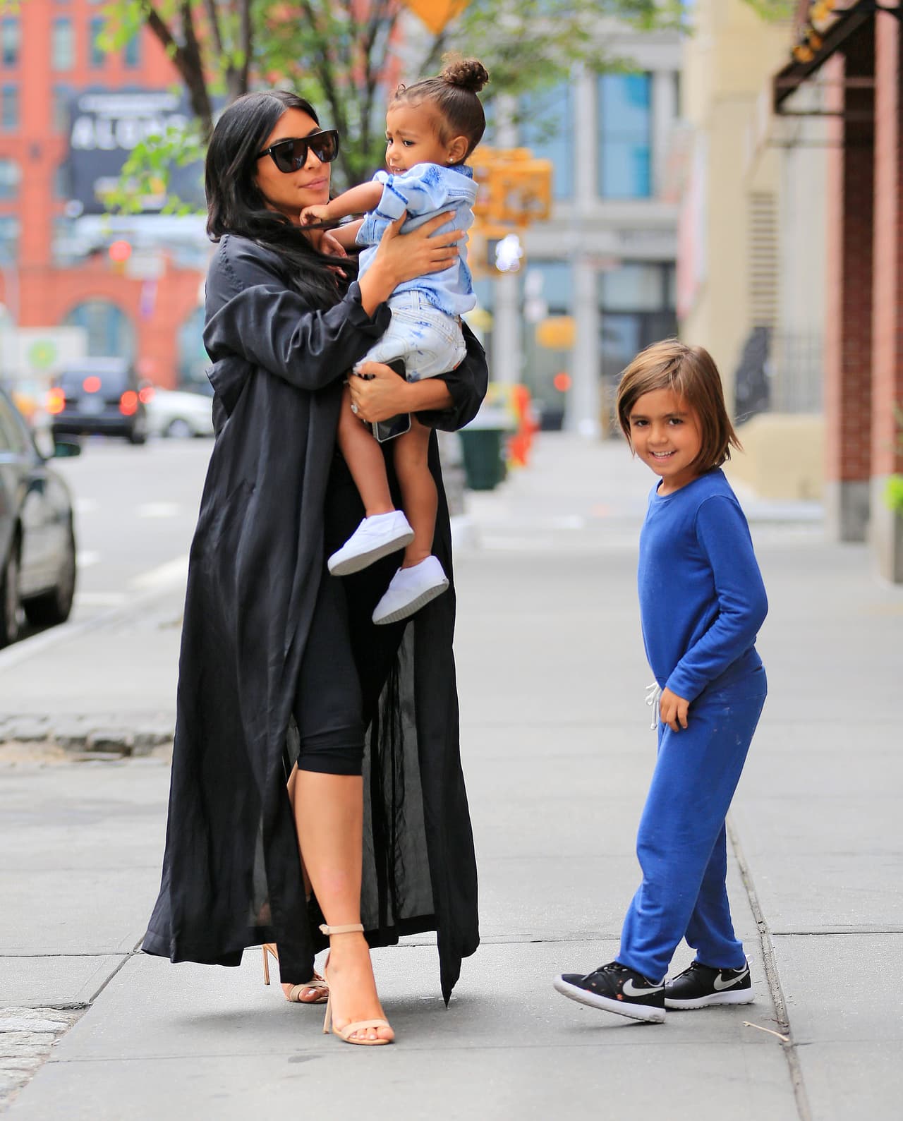 Lo dejaron hacer travesuras al por mayor.