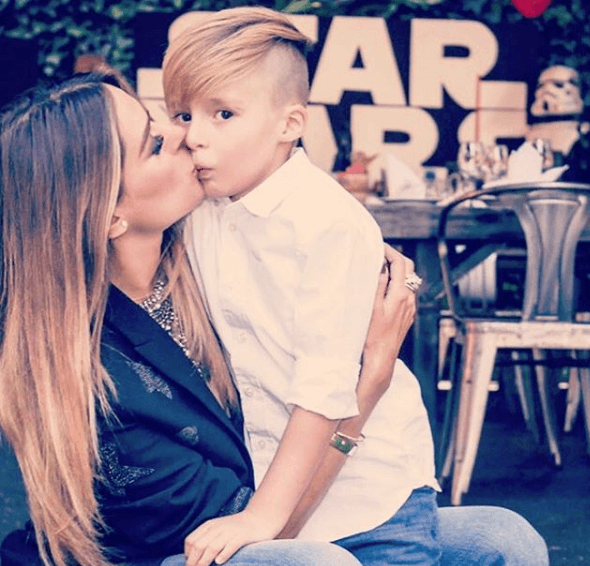 En distintas ocasiones, Galilea ha asegurado que su parte favorita del día son los besos y abrazos de su pequeño.