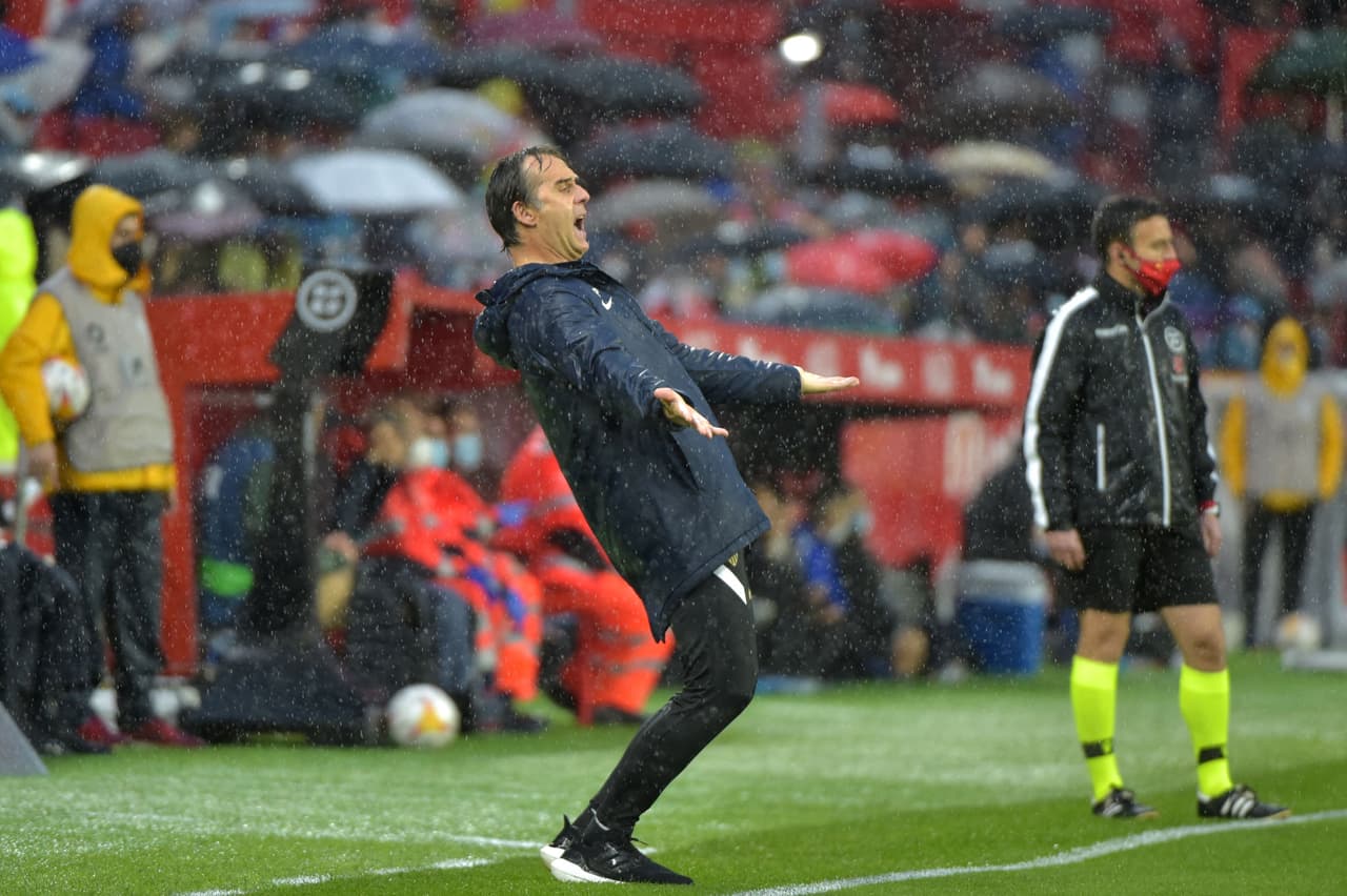 Sevilla no pasó del empate sin goles en casa ante la Real Sociedad y se rezaga en el intento de dar alcance al líder Real Madid.