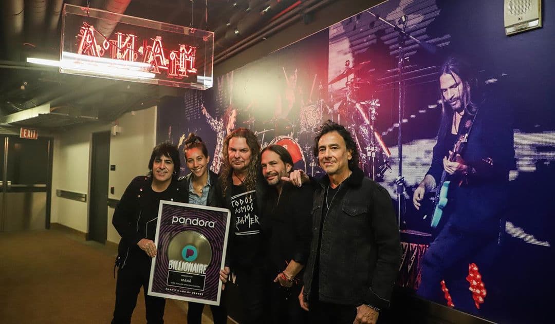 No es la primera vez que le grupo originario de Guadalajara, está envuelto en problemas legales. En el año 2003 la Asociación Peruana de Autores y Compositores intentó demandar a los mexicanos.