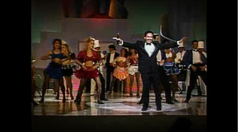 En tanto que Banda Blanca llenó el escenario de colores y puso a todos a bailar con la canción del momento la cual fue lanzada ese mismo año: 'Sopa de caracol'. ¡Watabuinegui consup!