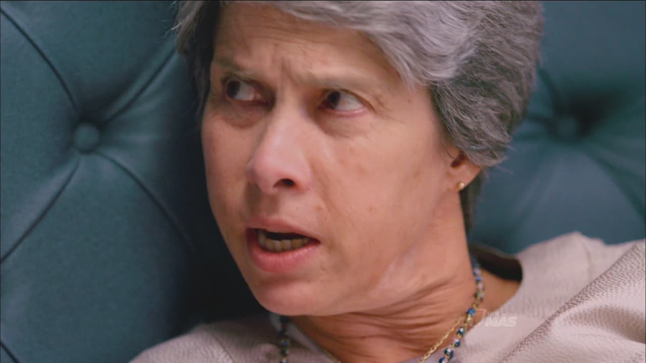 Doña Ana Julia por primera vez le llama la atención.