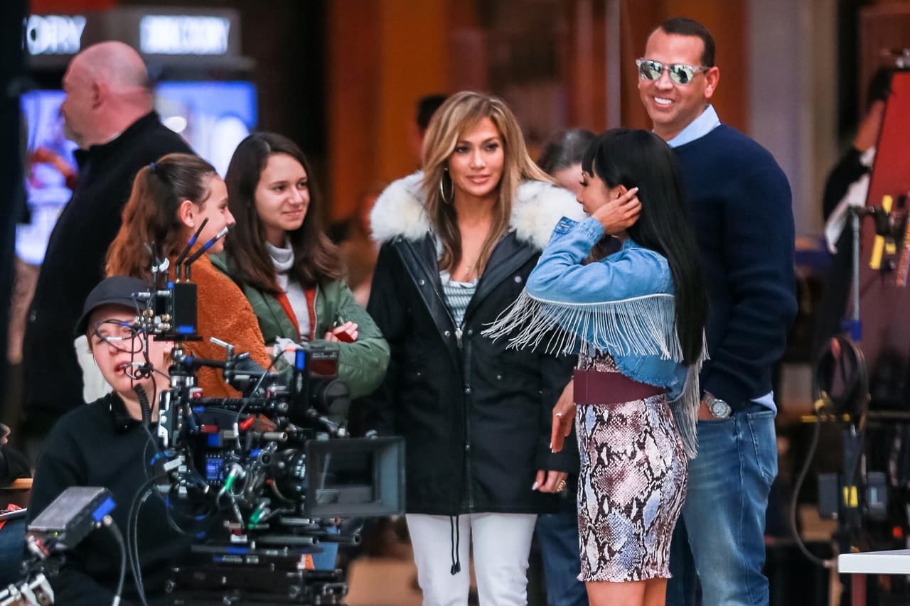 A-Rod y sus hijas, Natasha y Ella, acompañaron a Jennifer López, su hija Emme y sus asistentes, durante los tiempos libres en medio de la grabación.