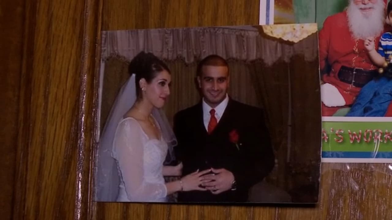 Foto del matrimonio de Mateen, ubicada en junto a muchas otras fotos familiares.
