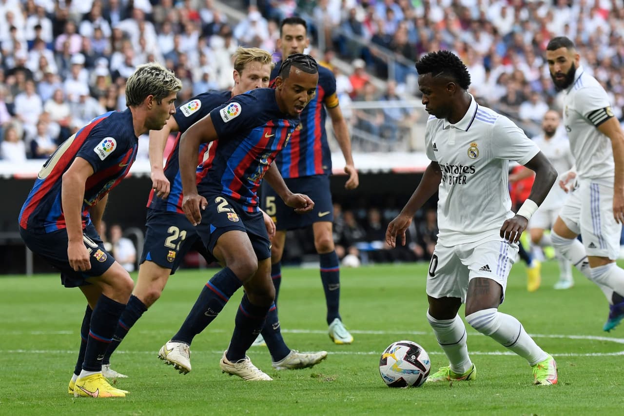 Goles de Benzema, Valverde y Rodrygo dieron la victoria a los de Carlo Ancelotti ante los de Xavi Hernández que descontaron gracias a Ferran Torres en el Clásico.