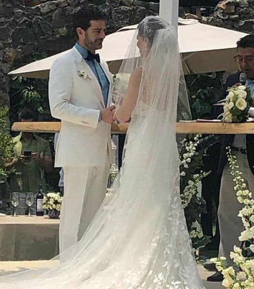 “Me encontré una pareja que ama lo que hago y que lo único que quiere es verme triunfar y buscar la manera de cómo apoyarme y ayudarme en todo aspecto. Y eso está padrísimo, cuando realmente te encuentras a tu compañero de vida”, indicó.