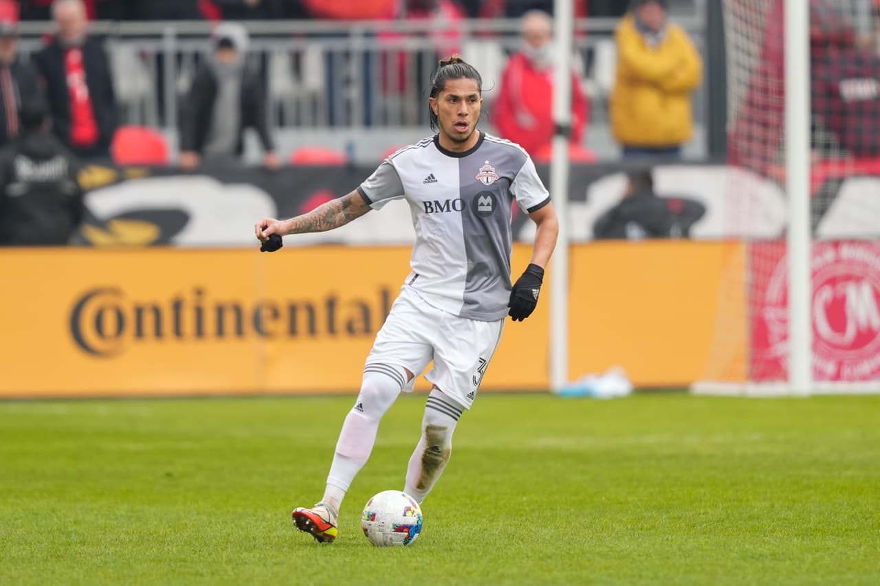 Carlos Salcedo sumó su segunda expulsión en MLS por terrible patada