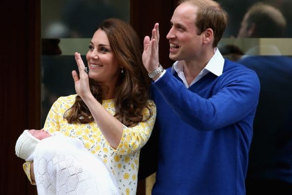 Así recibieron los Duques de Cambridge a la princesa Charlotte.