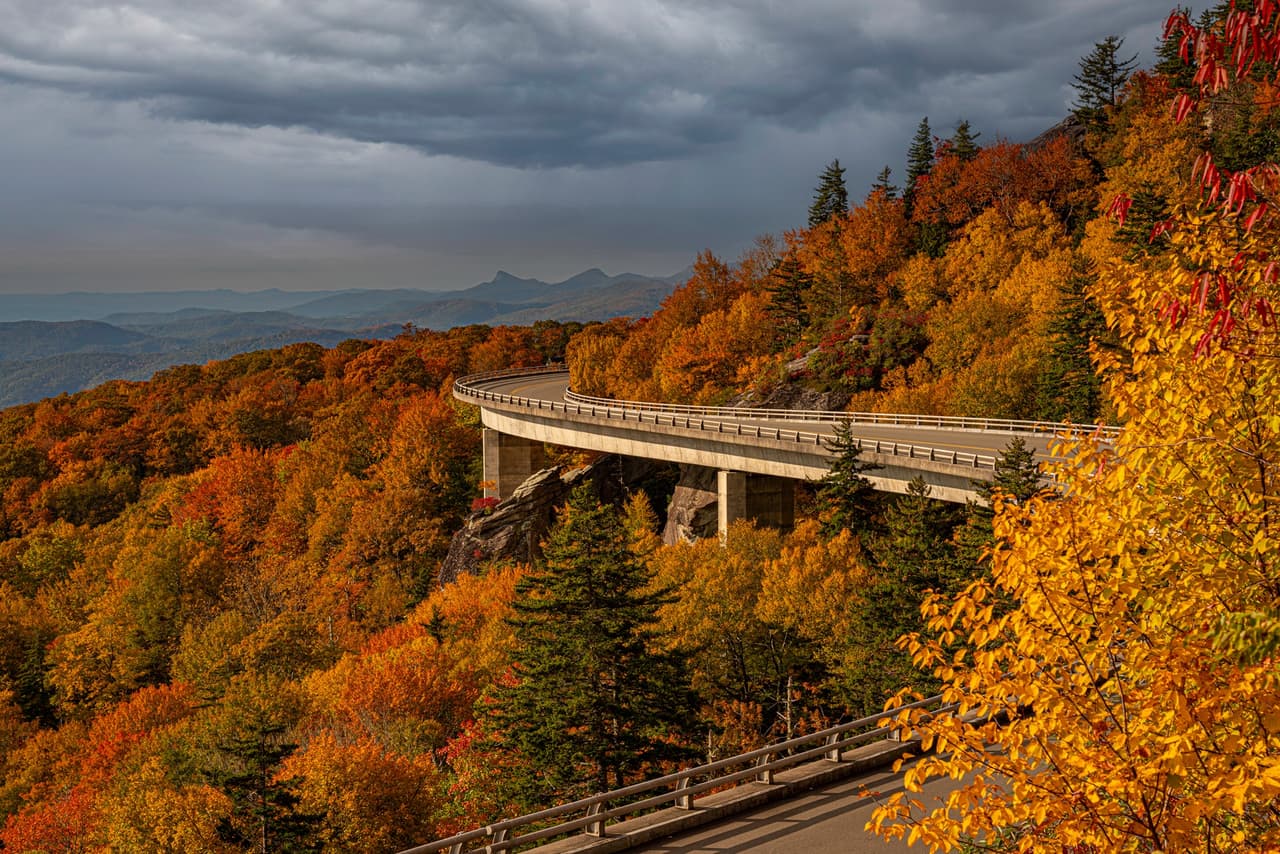 Conoce más sobre Blue Ridge Parkway, 
<b><a href="https://www.nps.gov/blri/index.htm">aquí</a></b>.