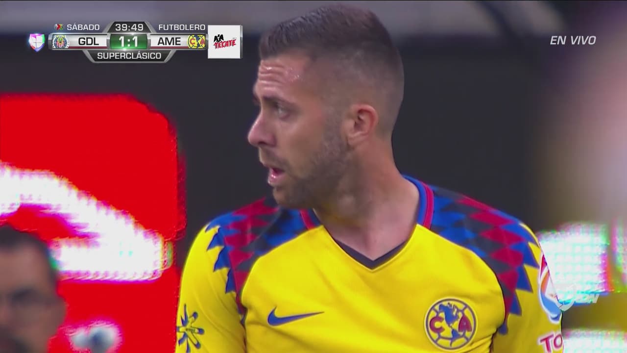 Jérémy Ménez casi se estrena en el Clásico con esta media vuelta