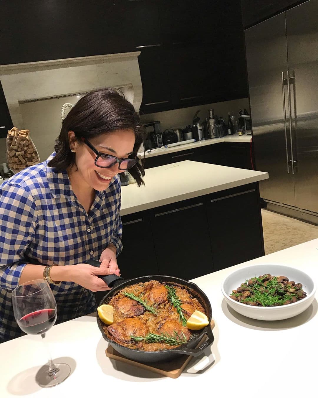 Recientemente mostró una de las delicias que preparó en casa y bajo la imagen se encuentran cientos de comentarios de sus seguidoras felicitándola por los antojables platillos.