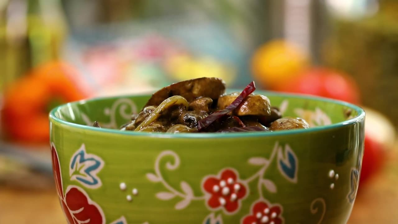 Cazuela de hongos con chile guajillo