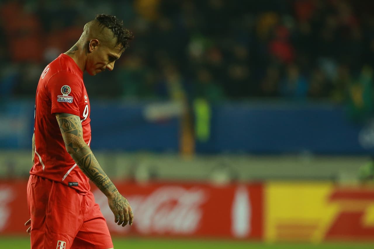 FIFA suspendió a Paolo Guerrero tras arrojar un "resultado analítico adverso" en un control antidopaje, con lo que el peruano se unió a la lista de casos que le dieron la vuelta al mundo del fútbol.