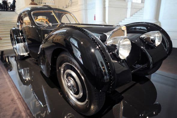 Tiene en su colección personal un Bugatti 57SC Atlántico de 1983, del que solo hay dos en todo el mundo y tiene un valor estimado de 40 millones de dólares.
