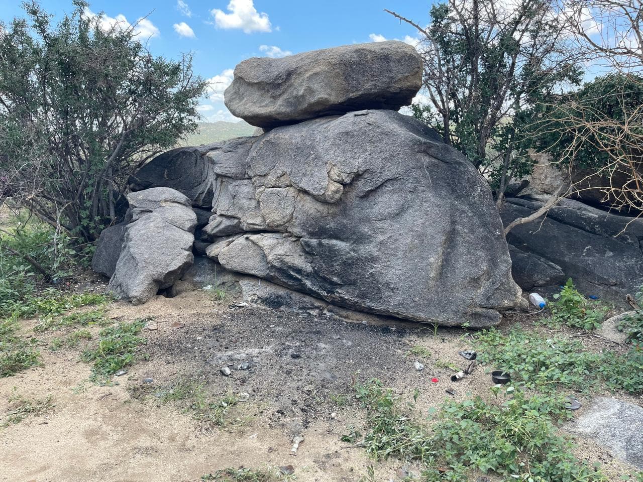 La organización civil indica que este hallazgo ocurre en un 
<b>paraje considerado como corredor del narcotráfico</b>, en el que han tenido lugar enfrentamientos entre grupos criminales.