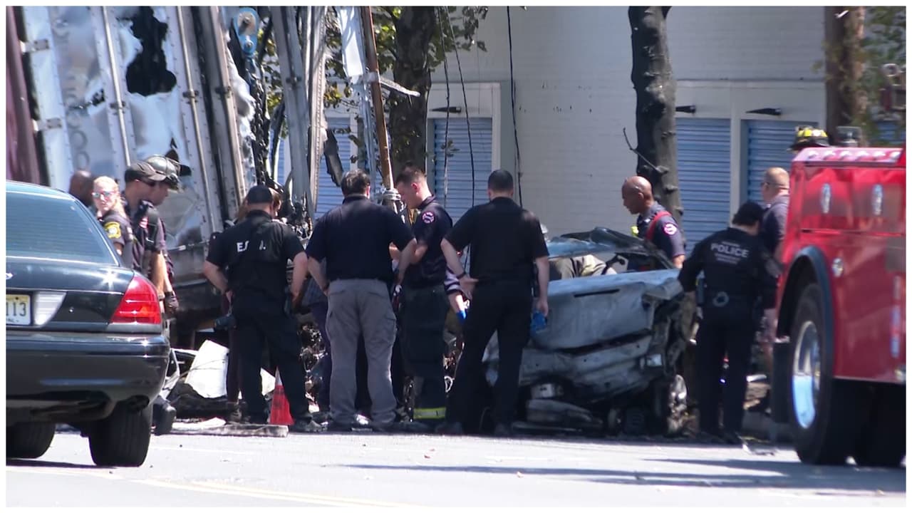 Mueren cuatro personas y hay otra en estado crítico tras accidente vehicular en Newark