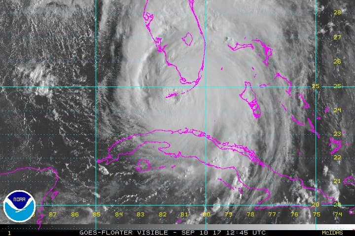 El ojo del huracán Irma exactamente sobre Key West, el punto de entrada a los EEUU.