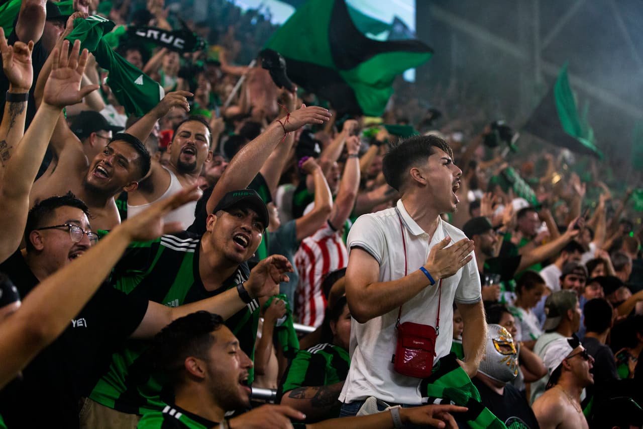 En un marco de celebraciones que no se interrumpe.
<br>