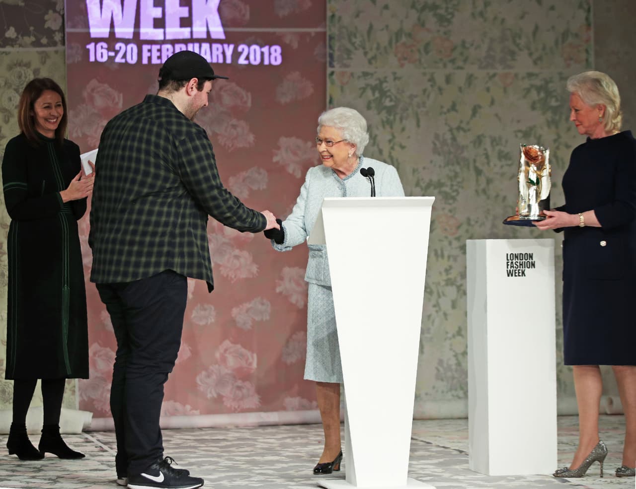 Quinn tiene 28 años y lanzó su primera línea de ropa en el 2016, aunque antes se pulió en los talleres de Dior.