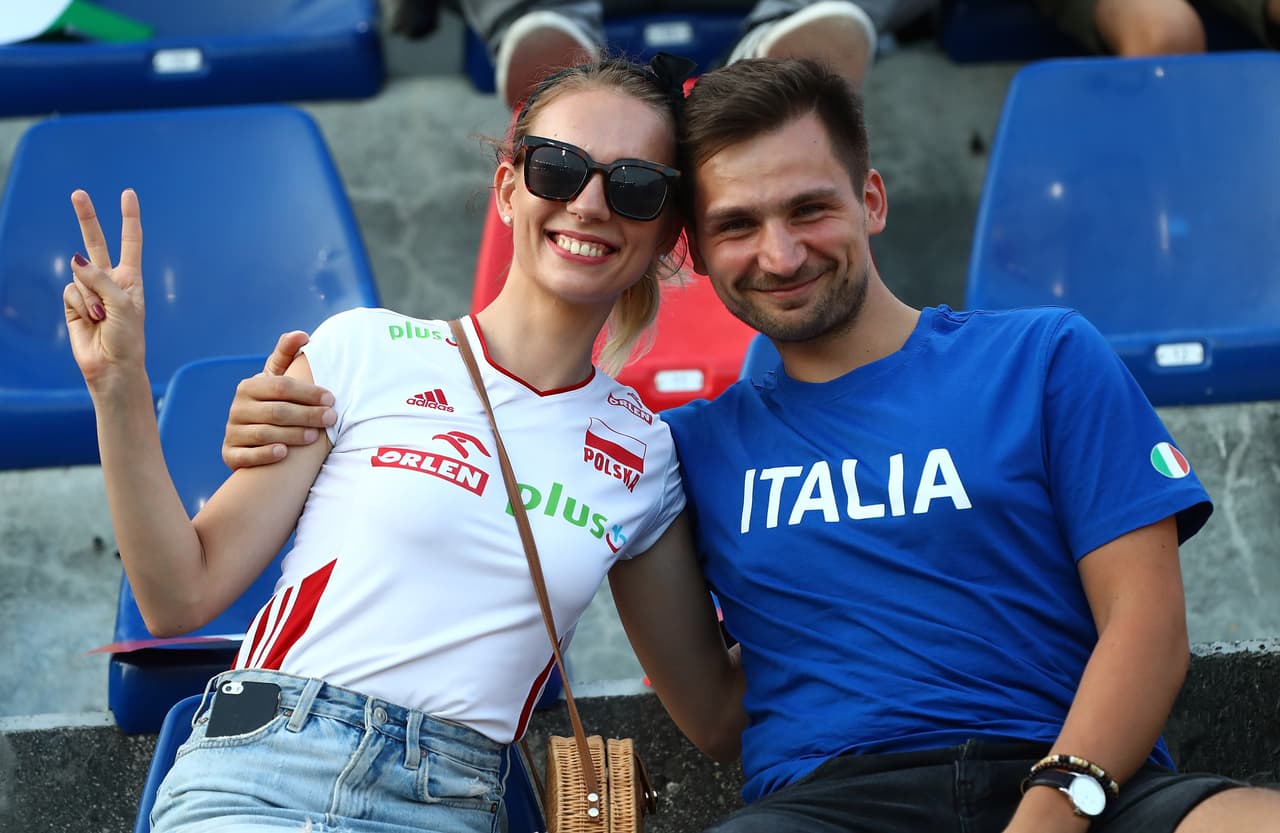 Los fanáticos locales mostraron su apoyo a la selección de su país y de paso su hospitalidad con los visitantes.