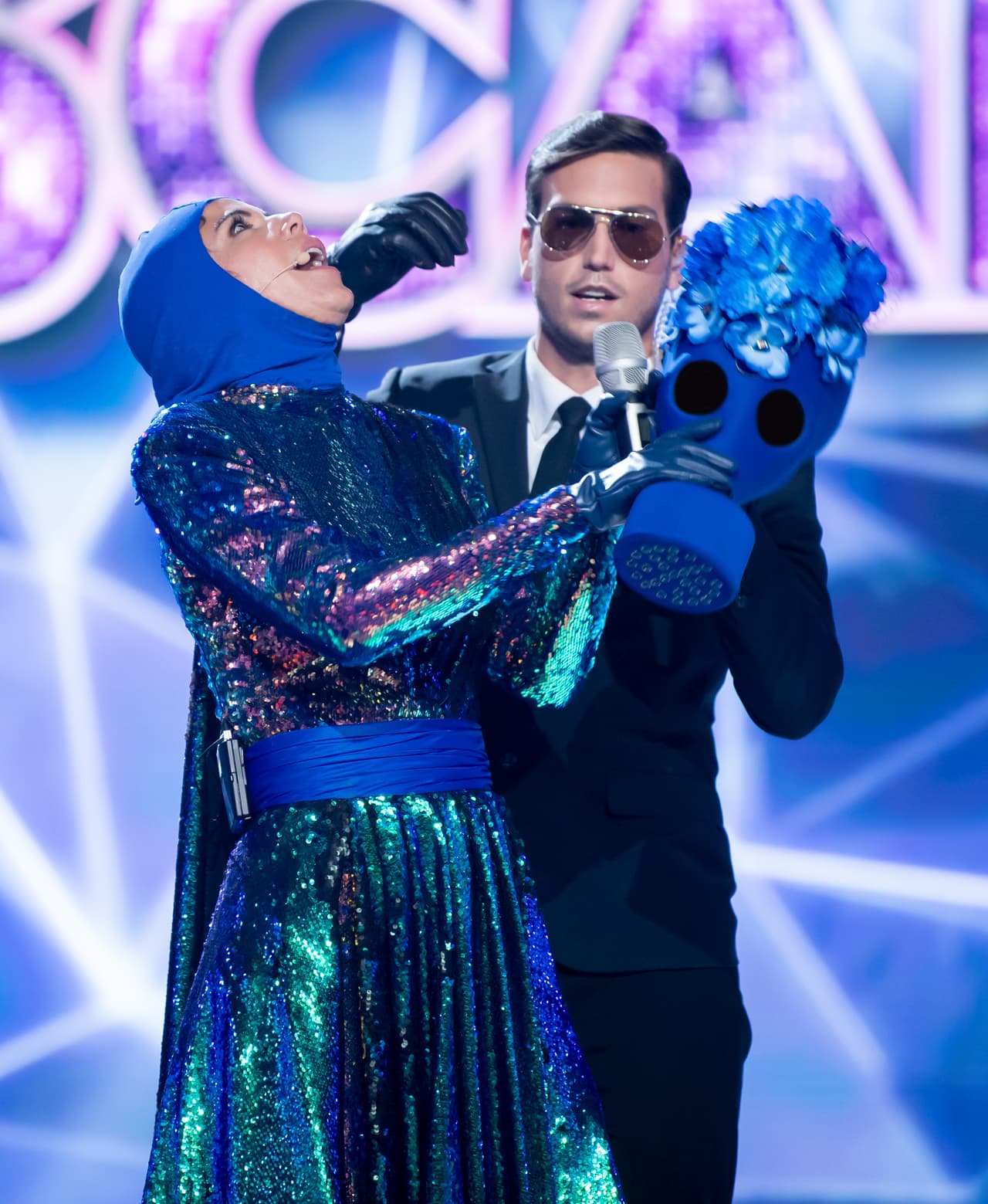 Después de dar más pistas sobre su verdadera personalidad, el panel de 'investigadores' adivinó el nombre de la personalidad que le dio vida.