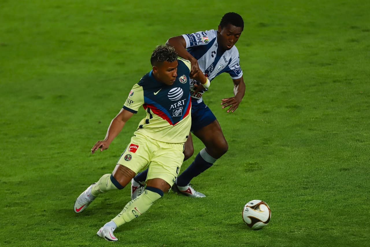 Pachuca controla el partido de principio a fin y con goles de Erick Aguirre, Felipe Pardo y Luis Chávez los Tuzos vencen 3-1 a las Águilas y toman una muy cómoda ventaja en la serie.