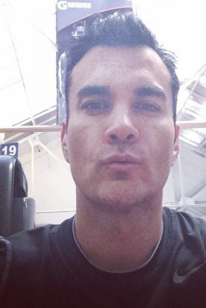 Podrá estar muy serio, pero nunca deja de dar beso, y en sus redes sociales desata la locura con estos detallitos.