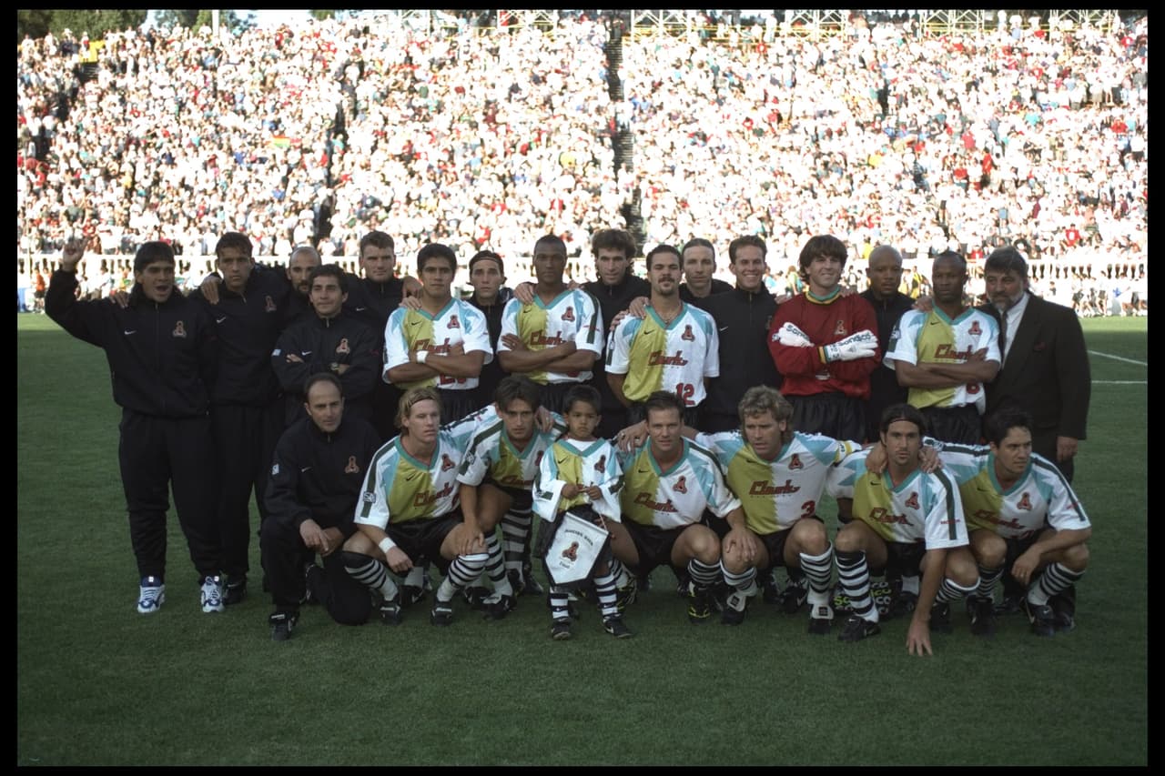 San Jose Clash jugó el partido inaugural de la MLS en 1996, el cual terminó con un gol de Eric Wynalda para sellar el triunfo sobre D.C. United. San Jose desaparecería de la MLS por un tiempo, pero regresarían bajo el nombre San Jose Earthquakes.